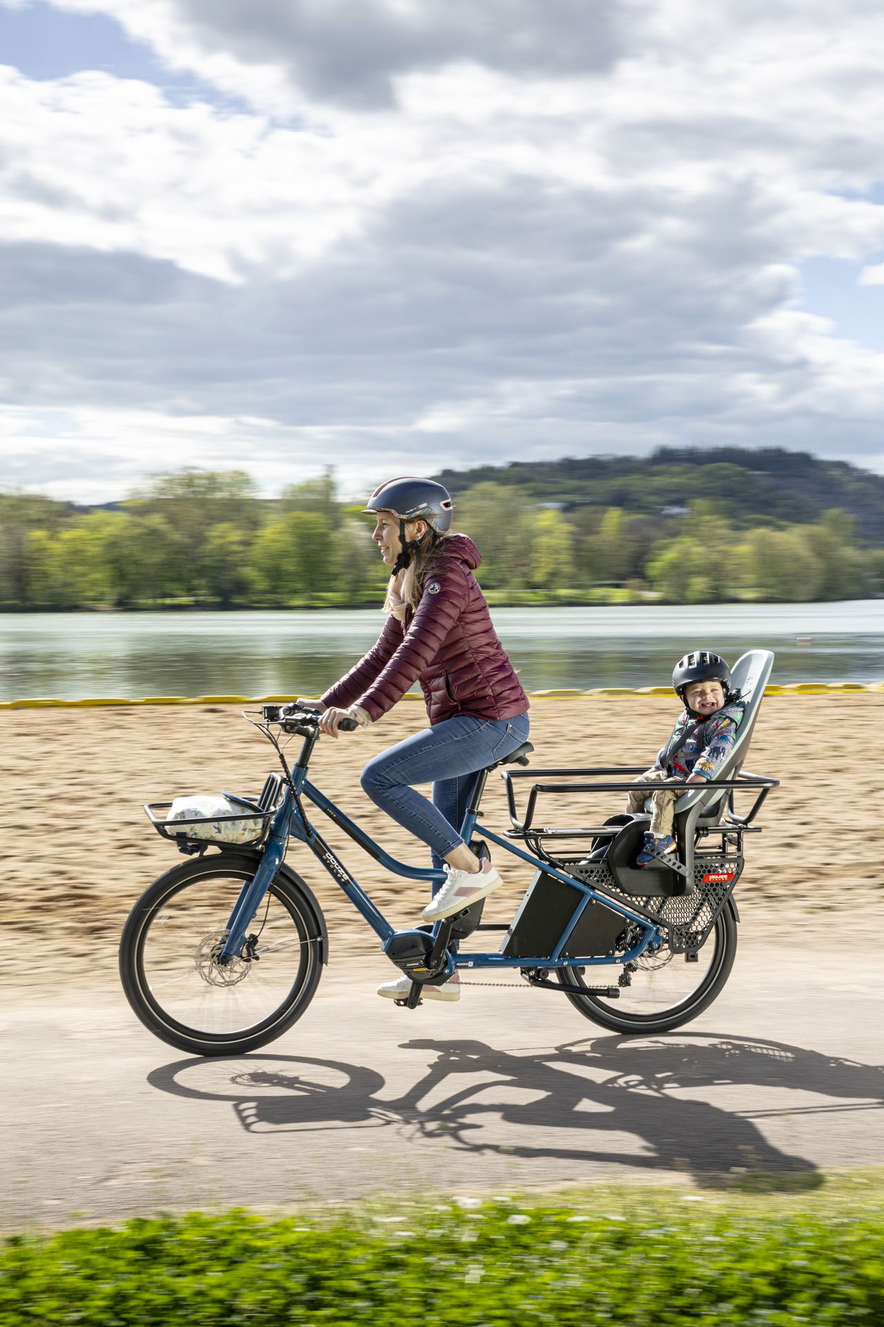 Douze LT elektrisches Lastenrad mit integriertem Kindersitz Douze LT elektrisches Lastenrad mit integriertem Kindersitz