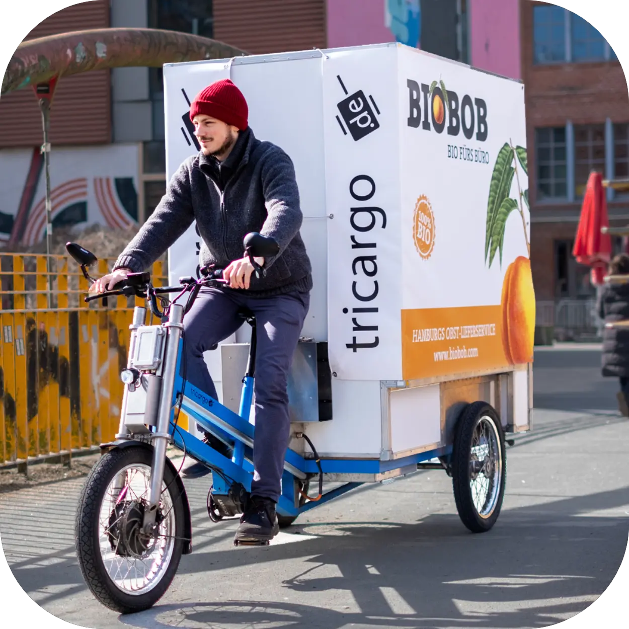 Lademeister in der Innenstadt mit Werbe-Banner