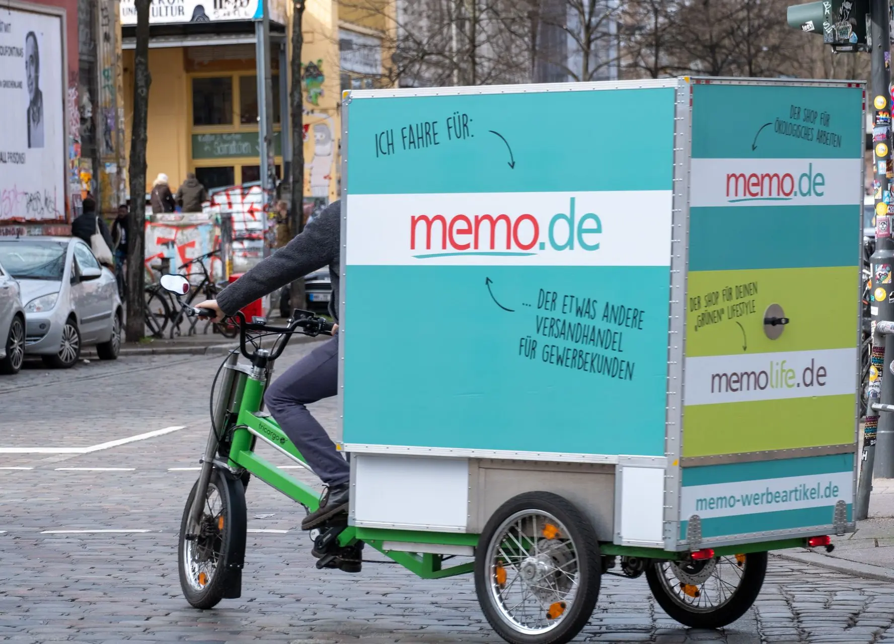 Mobile Aussenwerbung auf Lademeister Transportbox in Hamburg