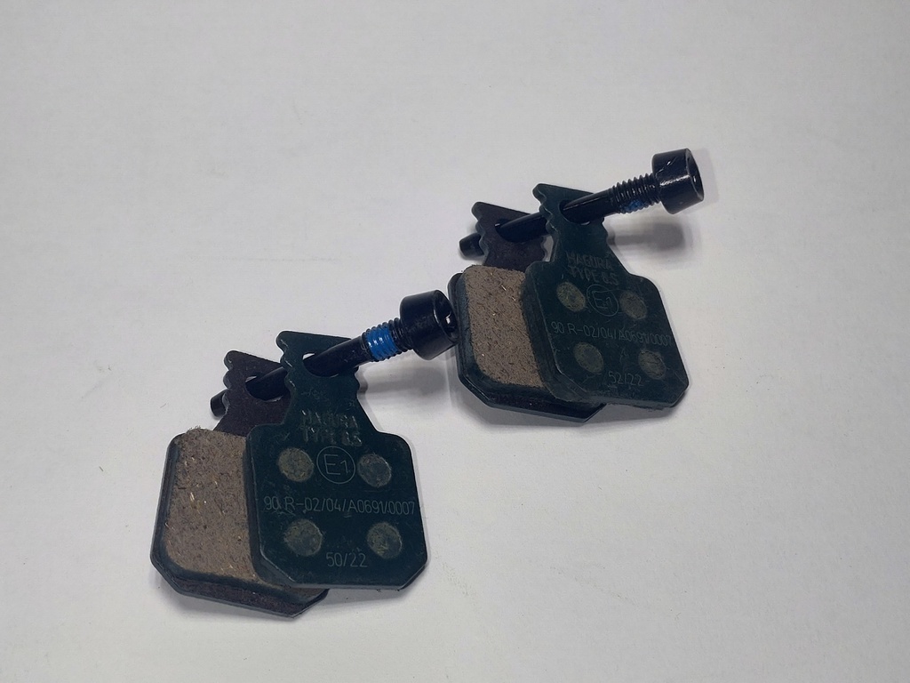 Bremsbelag Set Magura MT5e 8.S 4st + Belagschraube 2st